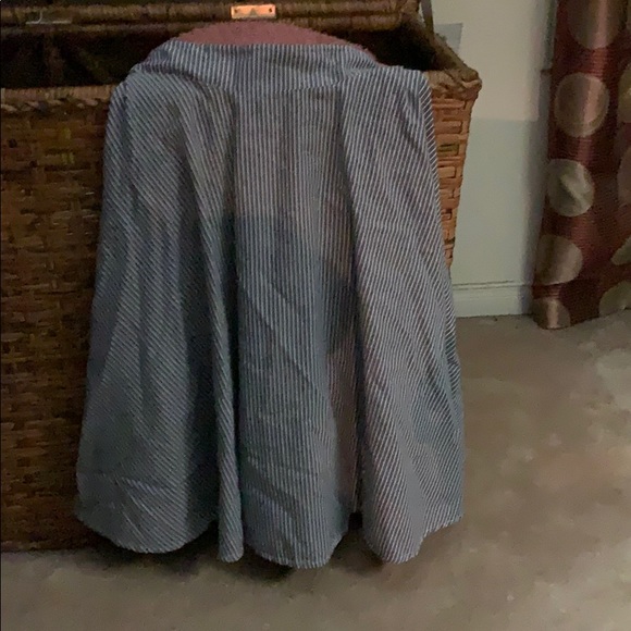 Knee length cotton skirt - Picture 2 of 3